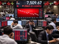 IHSG Anjlok 2,61% di Sesi I, Saham Big Banks Ikut Tertekan