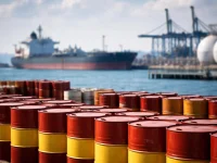 Selat Hormuz Terhenti, Harga Solar Melonjak 17%